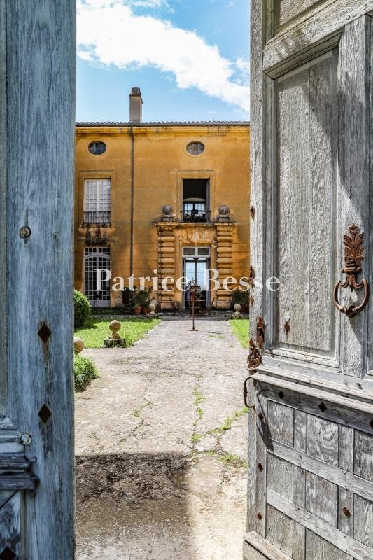 Whispers of the Rhône: A 17th-Century Château’s Timeless Grandeur