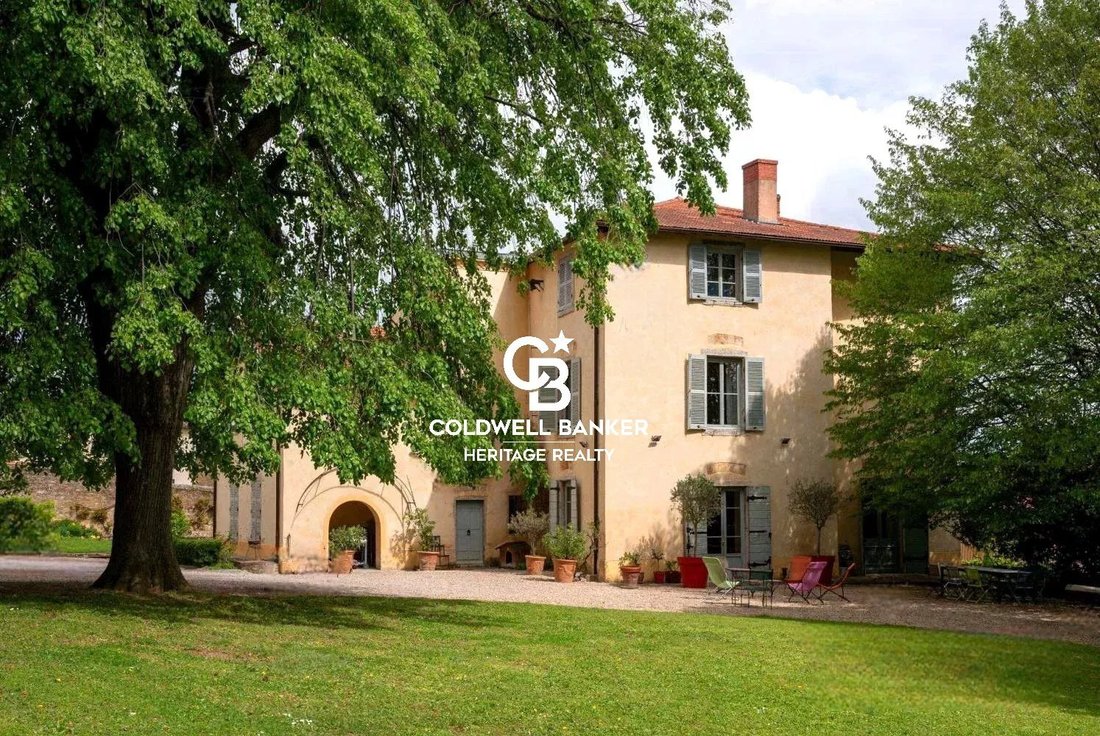 House in Curis-au-Mont-d'Or, Auvergne-Rhône-Alpes, France 1 - 15887483