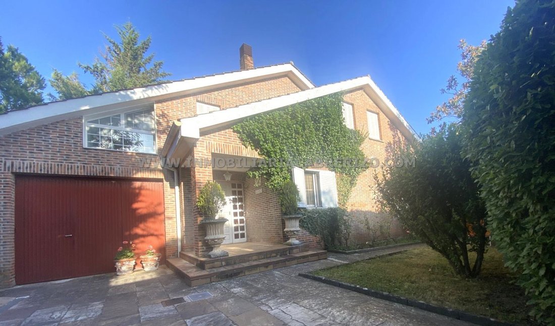 Chalet a Noain (Valle de Elorz) / Noain (Elortzibar), Navarra, Spagna 2 - 15894004