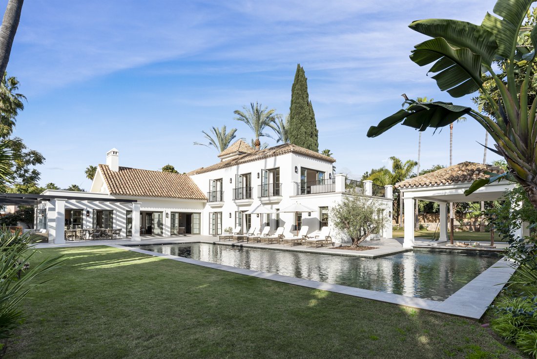 Villa in Nueva Andalucia, Marbella, Spain 1 - 15891040