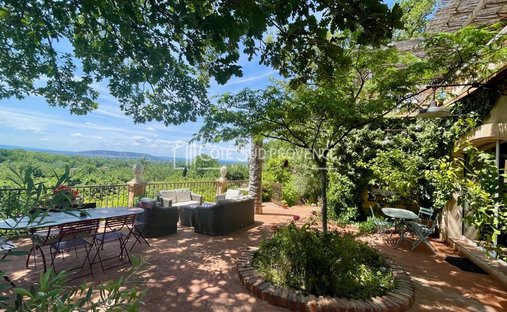 Estate in Robion, Provence-Alpes-Côte d'Azur, France 1