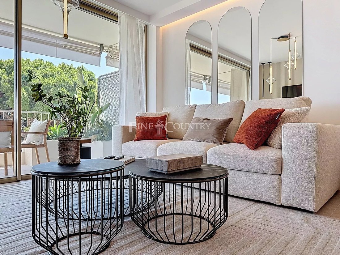 Apartment in La Source, Cannes, France 4 - 15589320