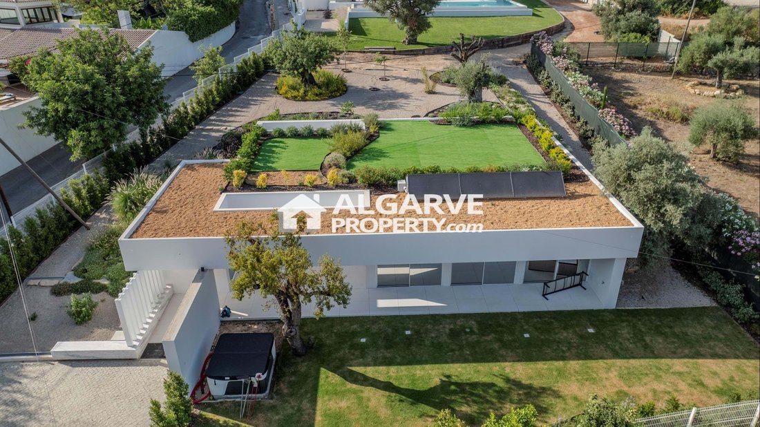 Villa in Loule (Sao Clemente), Algarve, Portugal 2 - 15892478