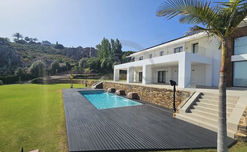 Villa in Sotogrande, San Roque, Andalusia 1