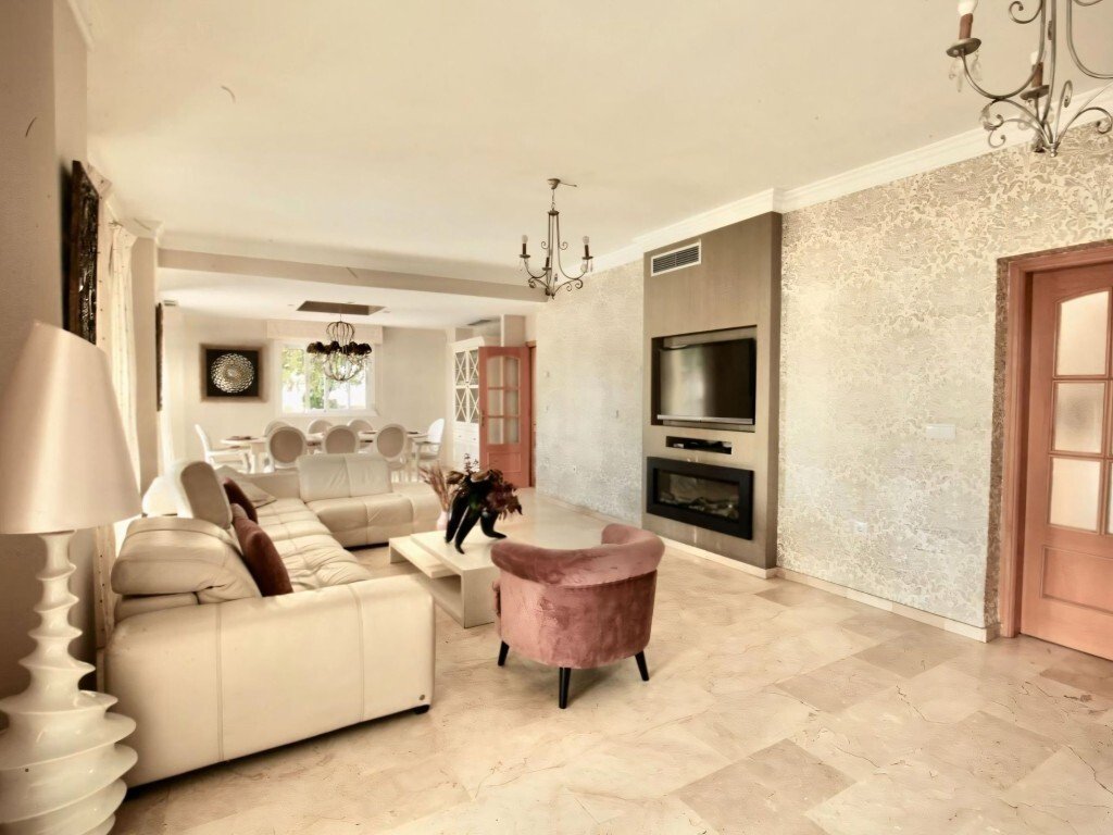 Villa in Guadalmina Alta, San Pedro de Alcantara, Spain 4 - 15889257