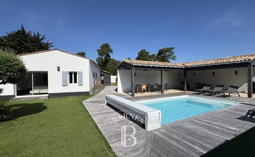 House in La Flotte, Nouvelle-Aquitaine, France 1