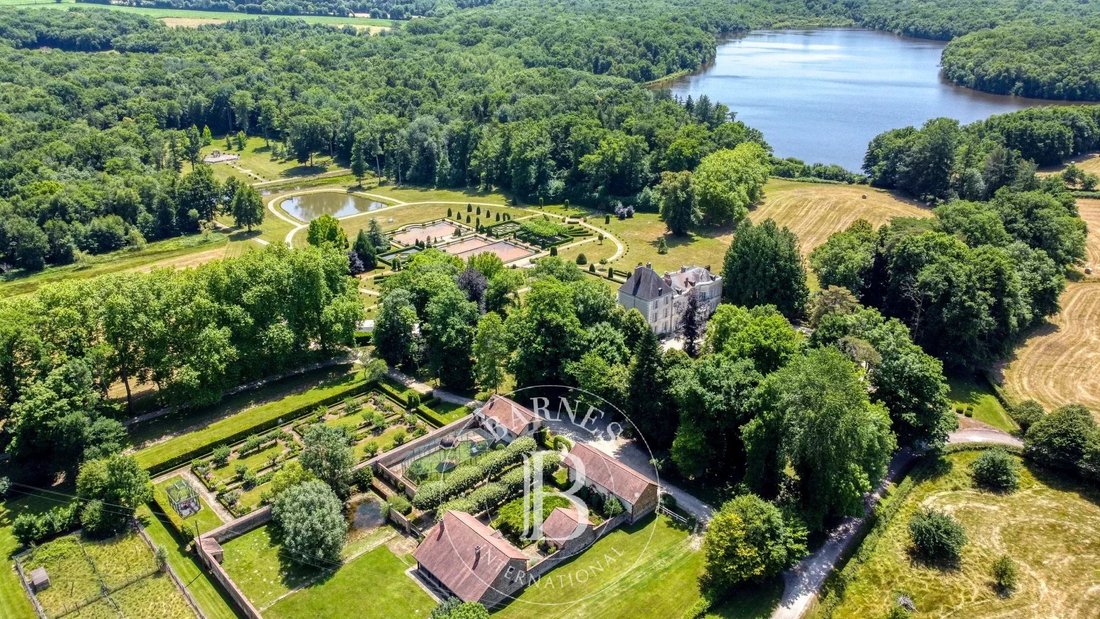 Estate in Auxerre, Bourgogne – Franche-Comté, France 3 - 15887825