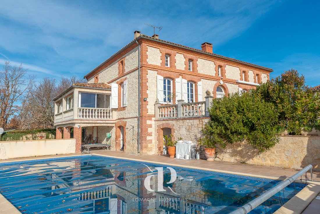 Le Manoir des Rêves: A Sunlit Sanctuary in Occitanie’s Golden Hills