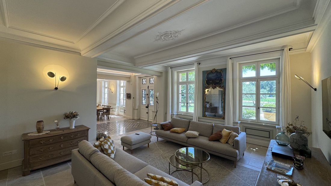 Whispers of Provence: A Restored 19th-Century Bourgeois Haven in Avignon’s Woodlands
