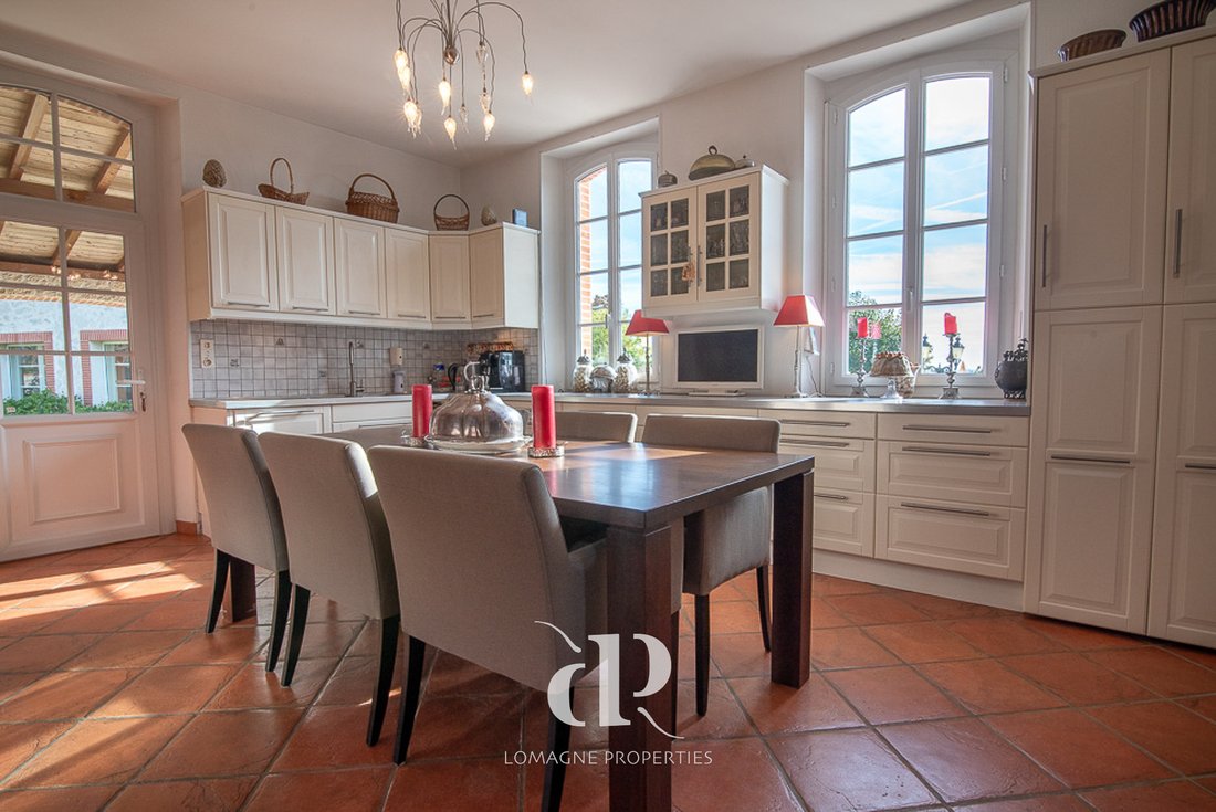 Le Manoir des Rêves: A Sunlit Sanctuary in Occitanie’s Golden Hills - 5