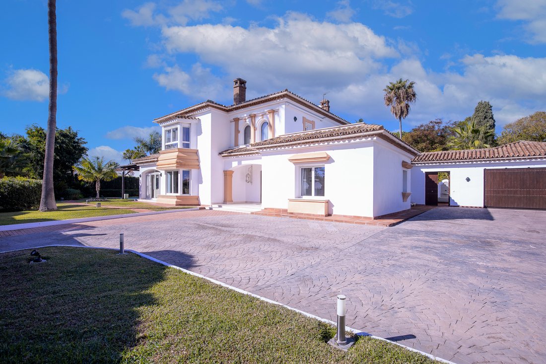 Villa in Guadalmina Baja, San Pedro de Alcantara, Spain 5 - 15894134