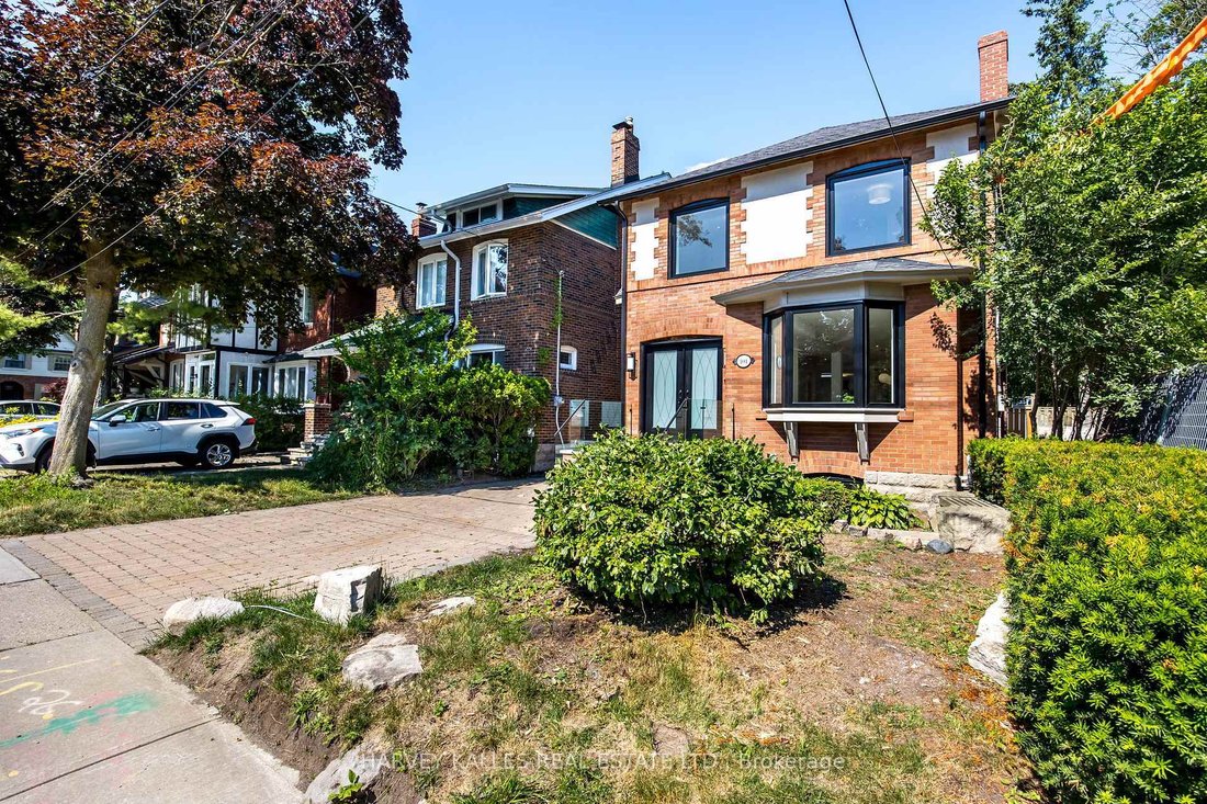 House in Toronto, Ontario, Canada 3 - 15896356