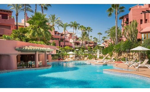 Apartment in Gualdalmansa, Estepona, Andalusia 1