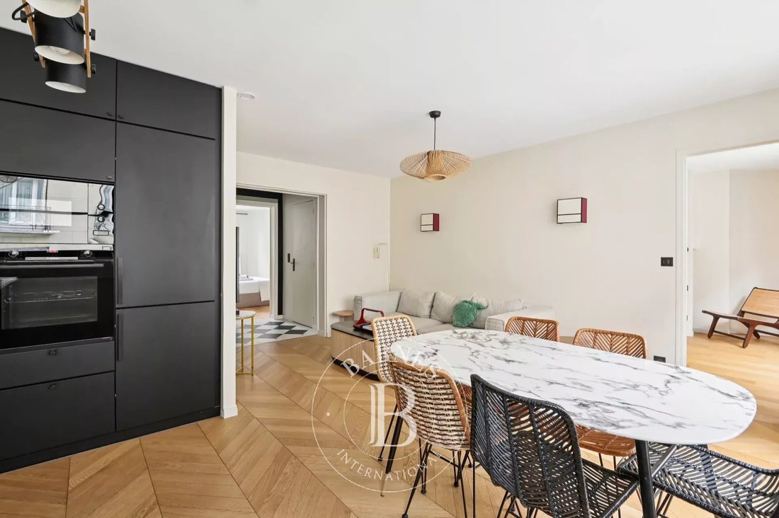 Apartment in Gros Caillou, Paris 7e Arrondissement, Paris 2 - 15894459