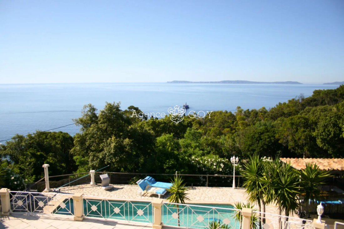 House in Rayol-Canadel-sur-Mer, Provence-Alpes-Côte d'Azur, France 2 - 15730171