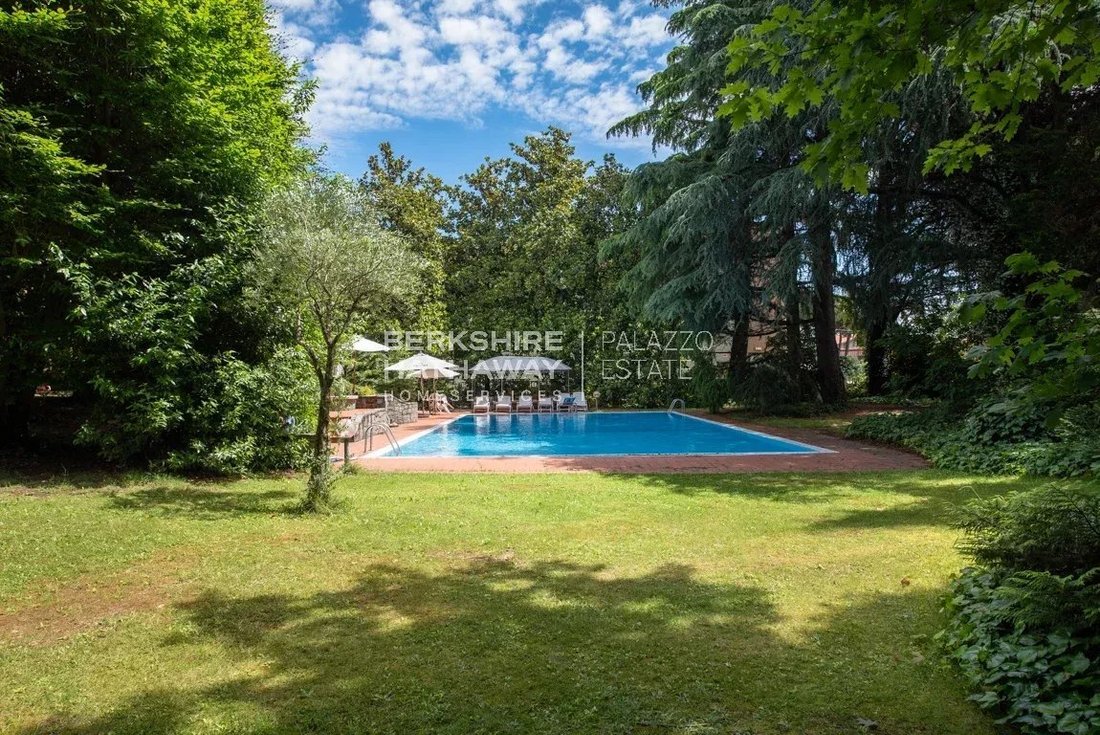Villa in Cassano Magnago, Lombardy, Italy 4 - 15895893