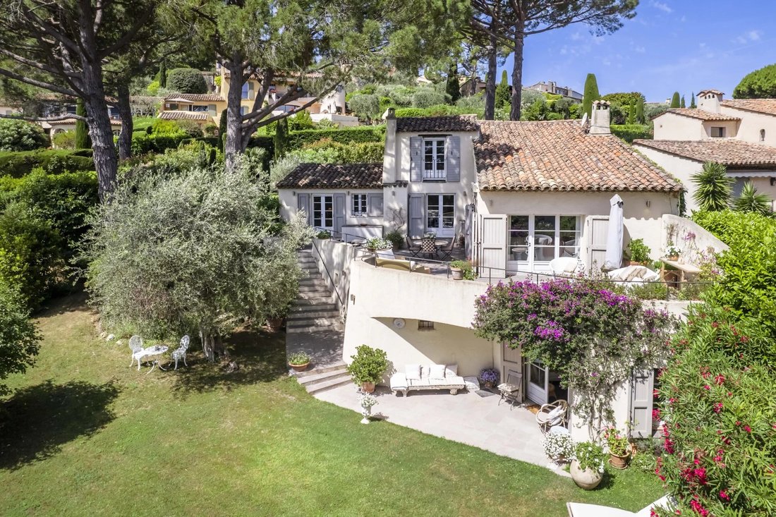 Villa in Valbonne, Provence-Alpes-Côte d'Azur, France 1 - 15894402