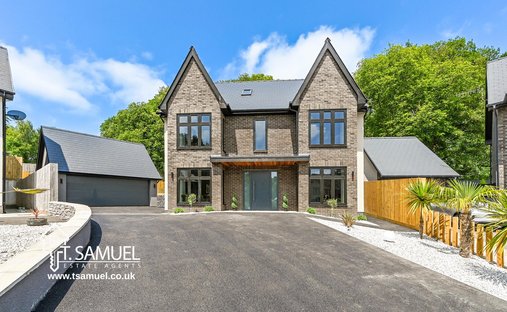 House in Mountain Ash, Wales, United Kingdom 1
