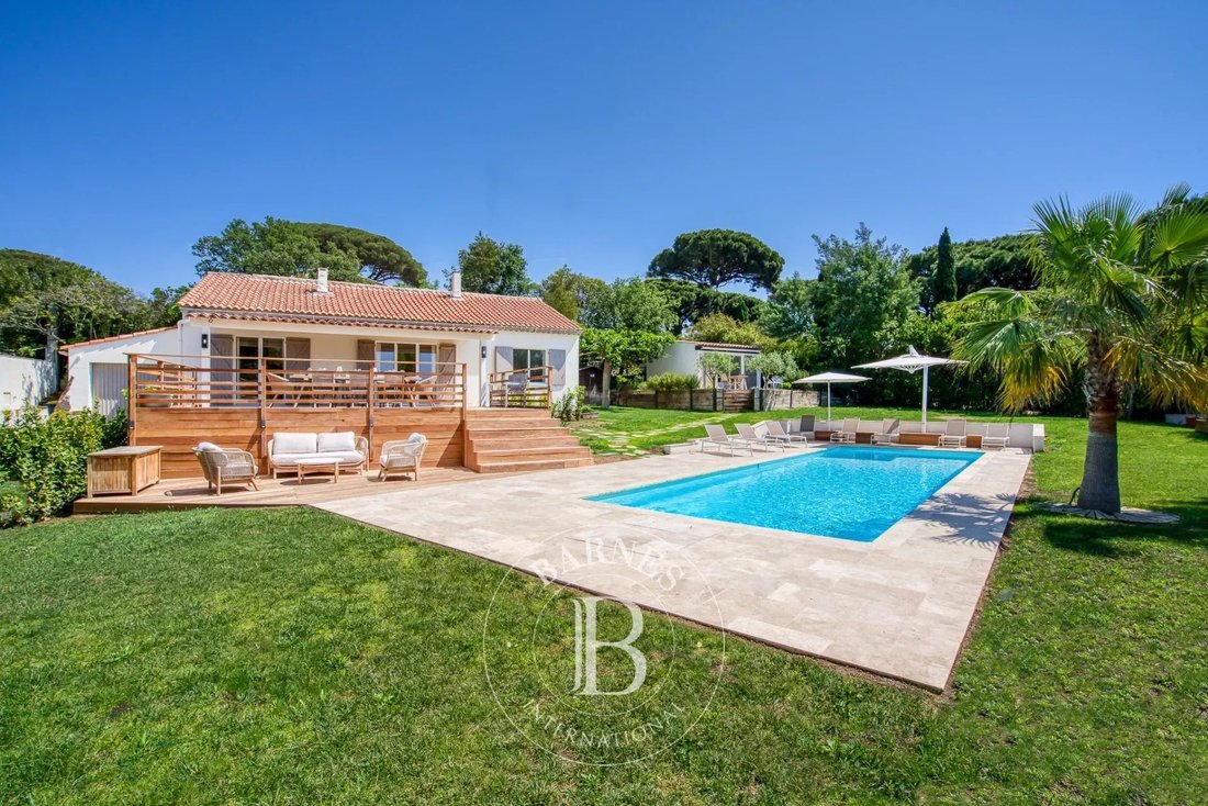 House in Zone Est Diffuse, Saint-Tropez, France 2 - 15894458