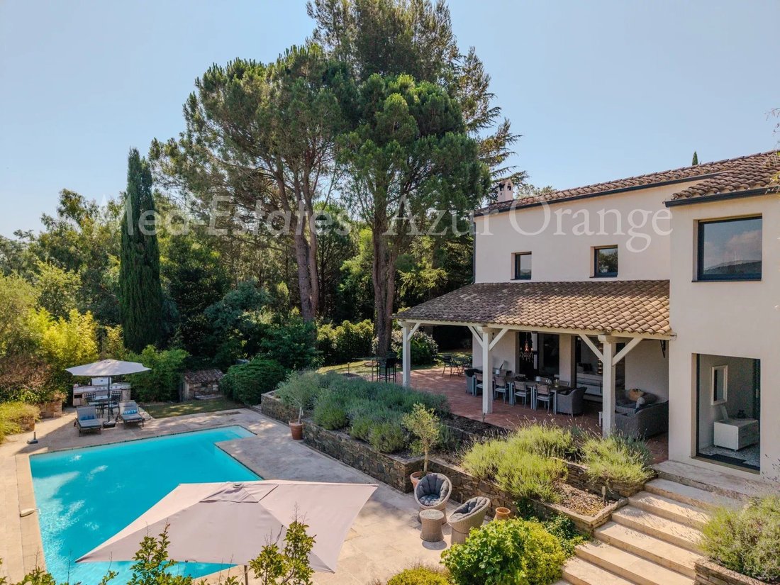 Villa in Le Plan-de-la-Tour, Provence-Alpes-Côte d'Azur, France 3 - 15894389