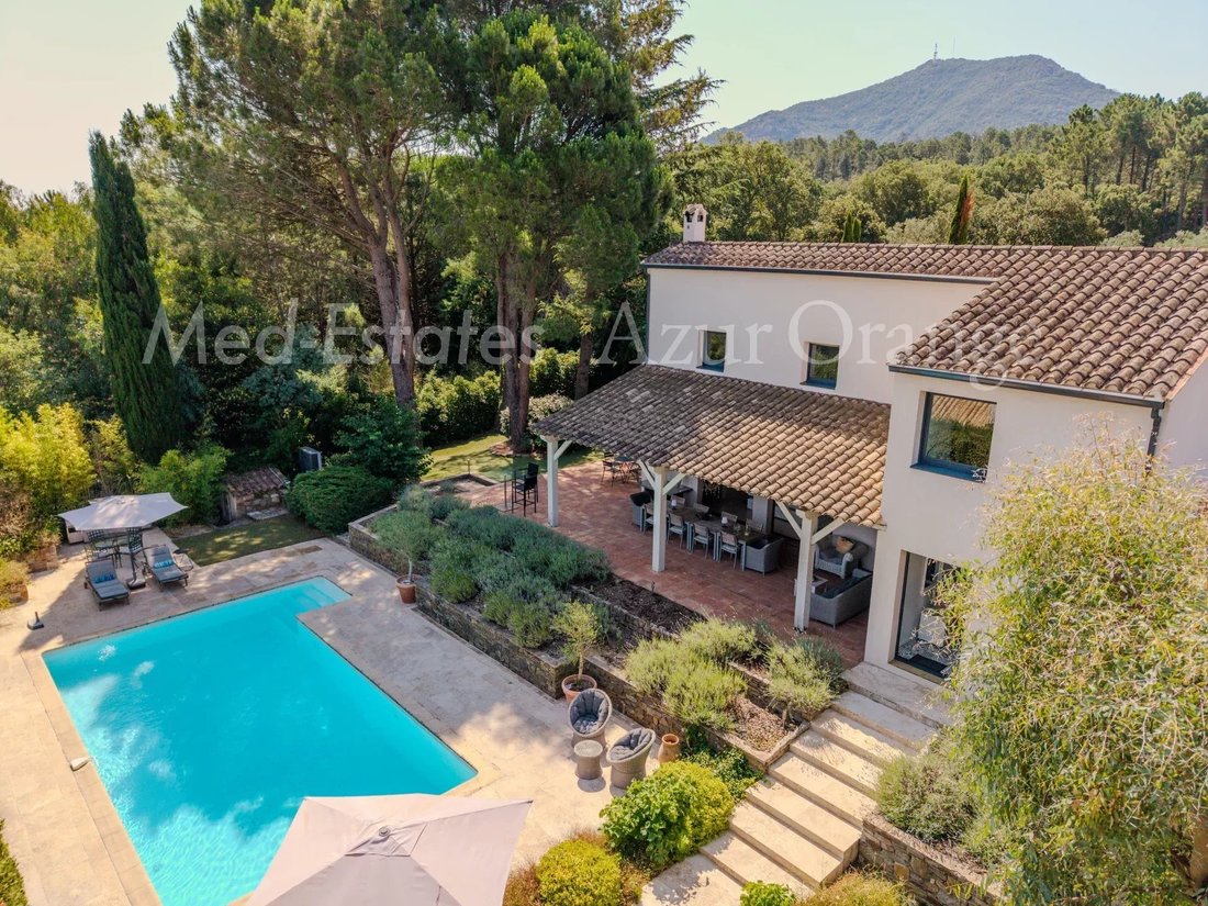 Villa in Le Plan-de-la-Tour, Provence-Alpes-Côte d'Azur, France 5 - 15894389