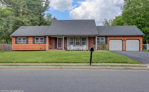 House in Marlboro Township, New Jersey, United States 1