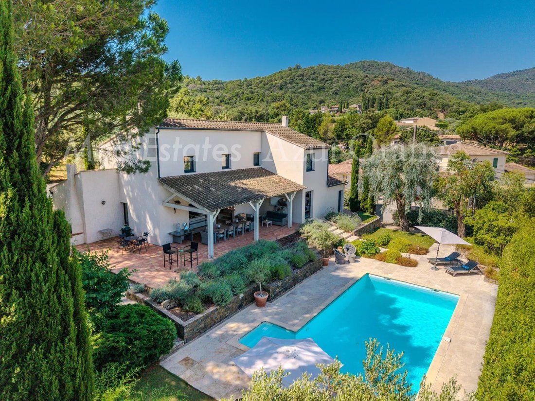 Villa in Le Plan-de-la-Tour, Provence-Alpes-Côte d'Azur, France 2 - 15894389