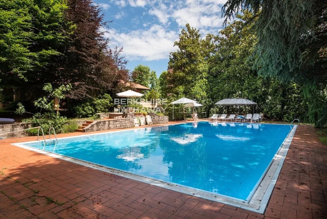 Villa in Cassano Magnago, Lombardy, Italy 5 - 15895893