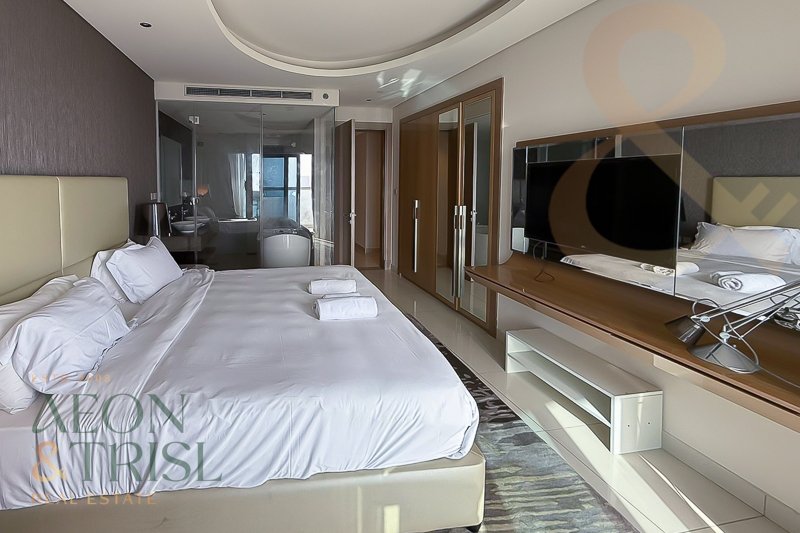 Dubai, Dubai, United Arab Emirates 3 - 15894428