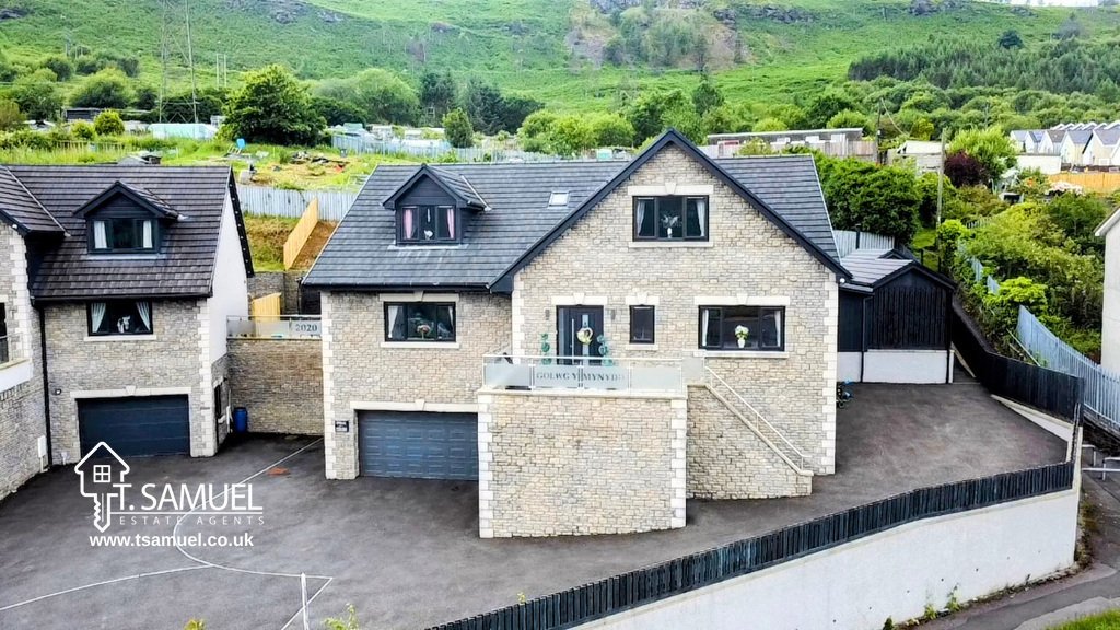 House in Mountain Ash West, Wales 1 - 15894326