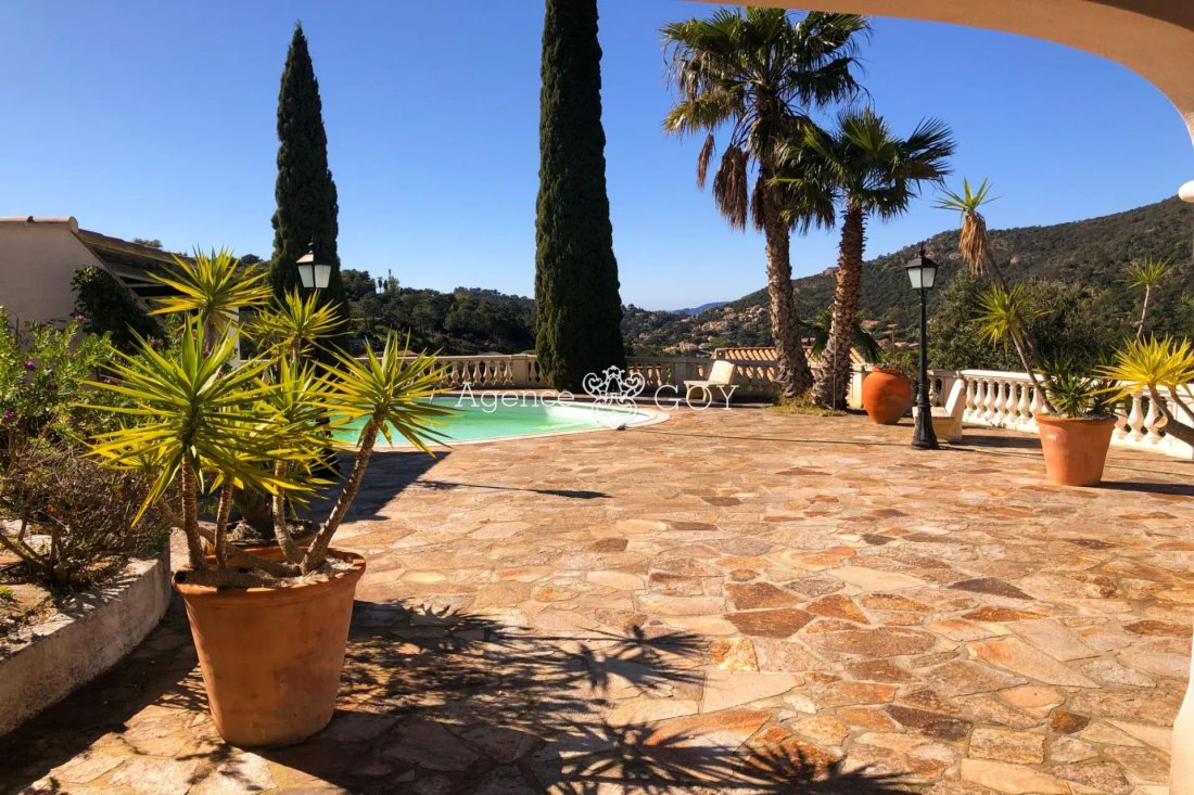 House in Rayol-Canadel-sur-Mer, Provence-Alpes-Côte d'Azur, France 2 - 15730121