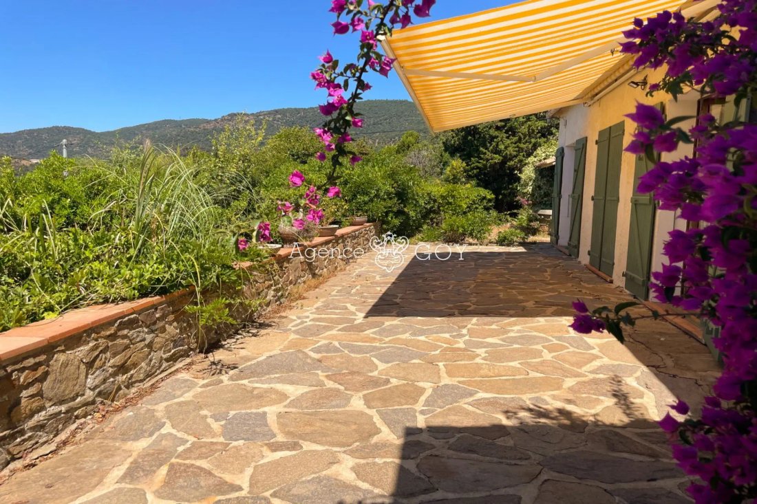 House in Rayol-Canadel-sur-Mer, Provence-Alpes-Côte d'Azur, France 1 - 15730152