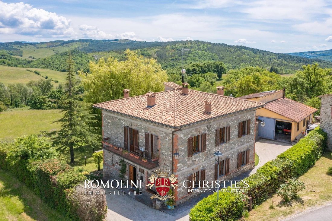 Casa en Caprese Michelangelo, Toscana, Italia 1 - 15894576