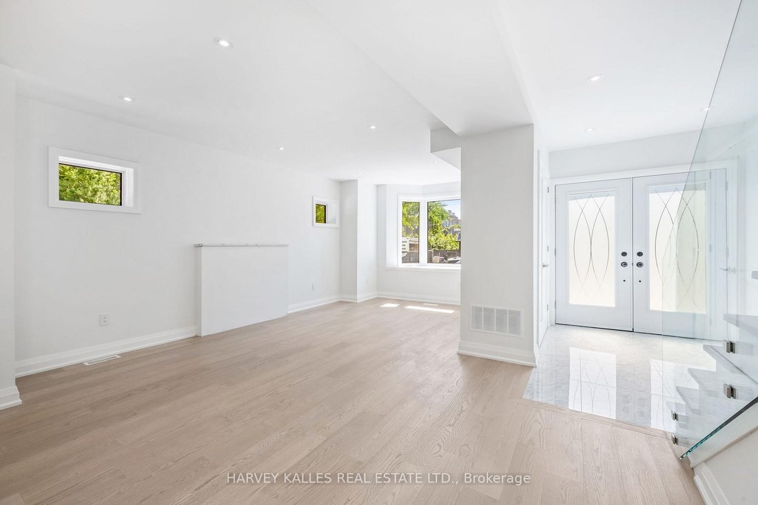 House in Toronto, Ontario, Canada 5 - 15896356