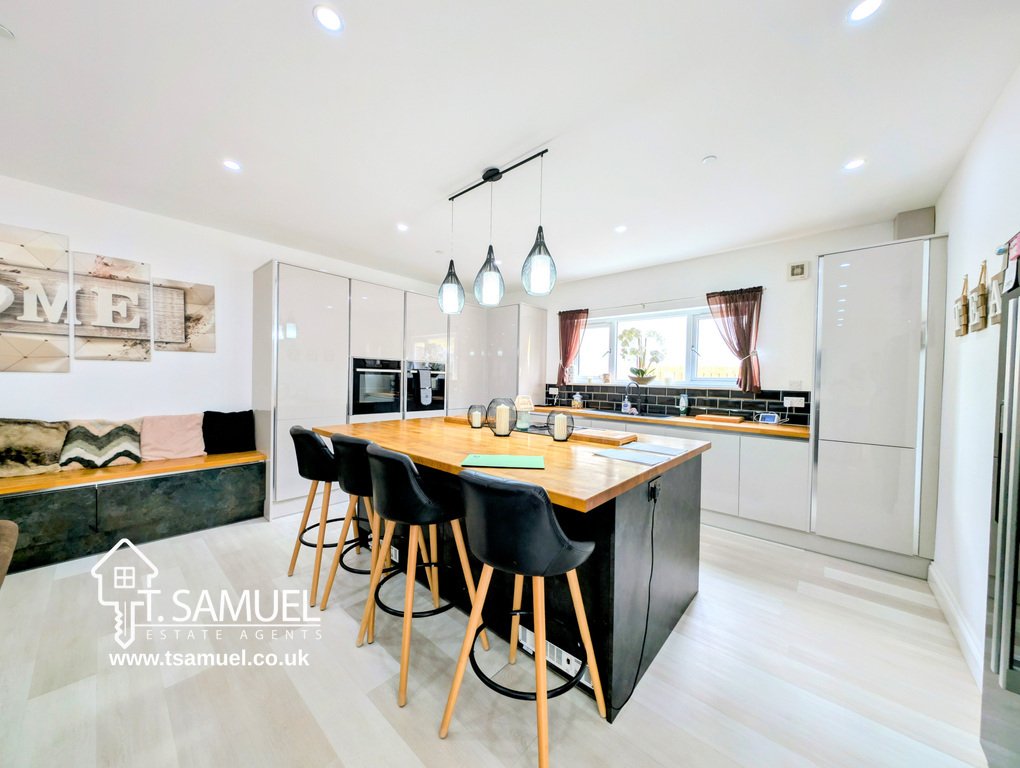 House in Mountain Ash West, Wales 2 - 15894326