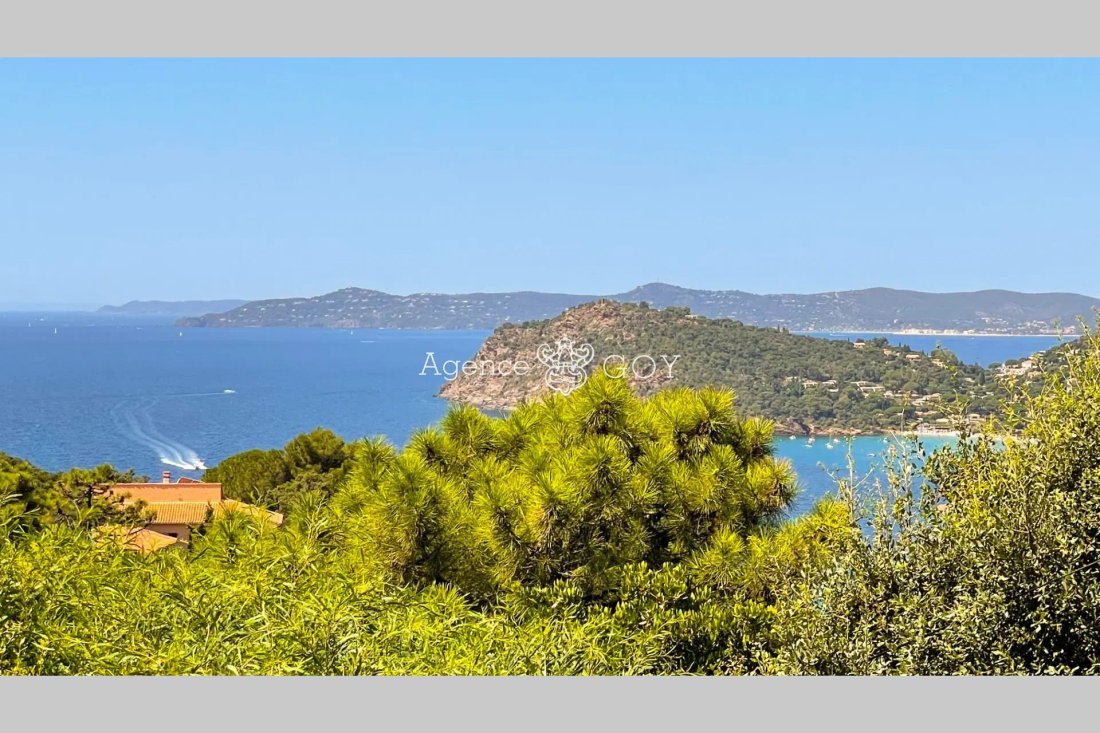 House in Rayol-Canadel-sur-Mer, Provence-Alpes-Côte d'Azur, France 2 - 15730152
