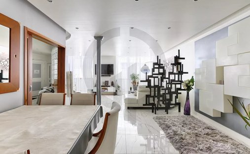 House in Paris, Île-de-France, France 1