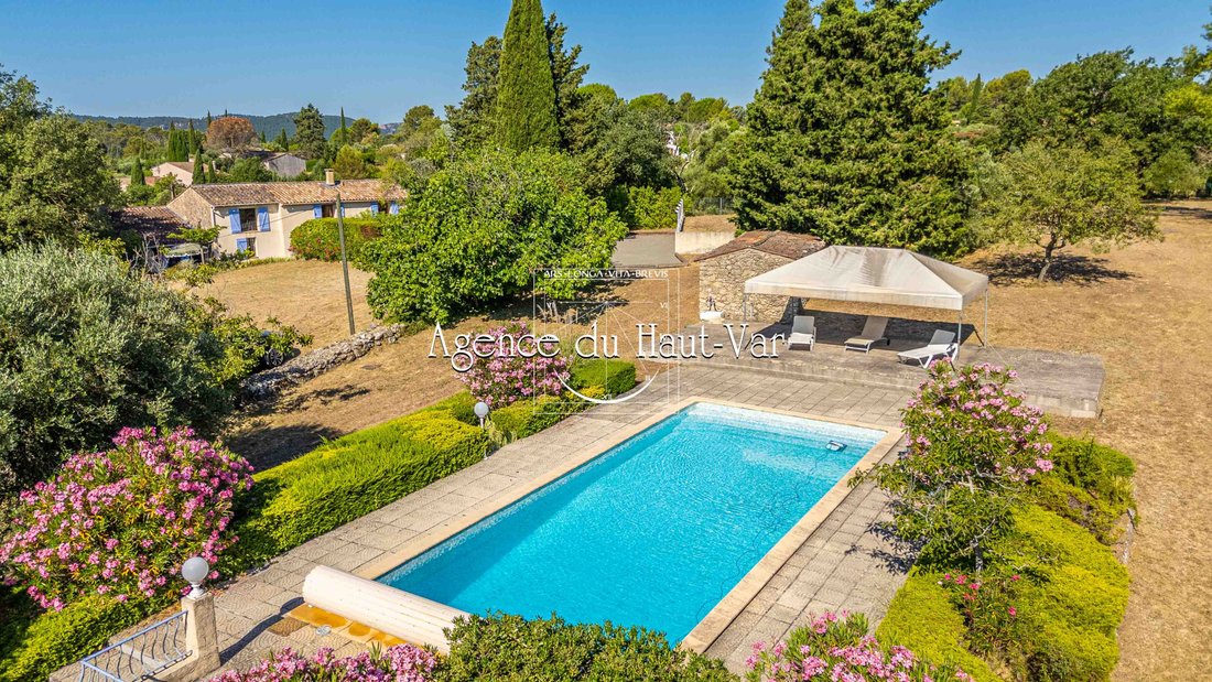 Villa in Bagnols-en-Forêt, Provence-Alpes-Côte d'Azur, France 5 - 15895867