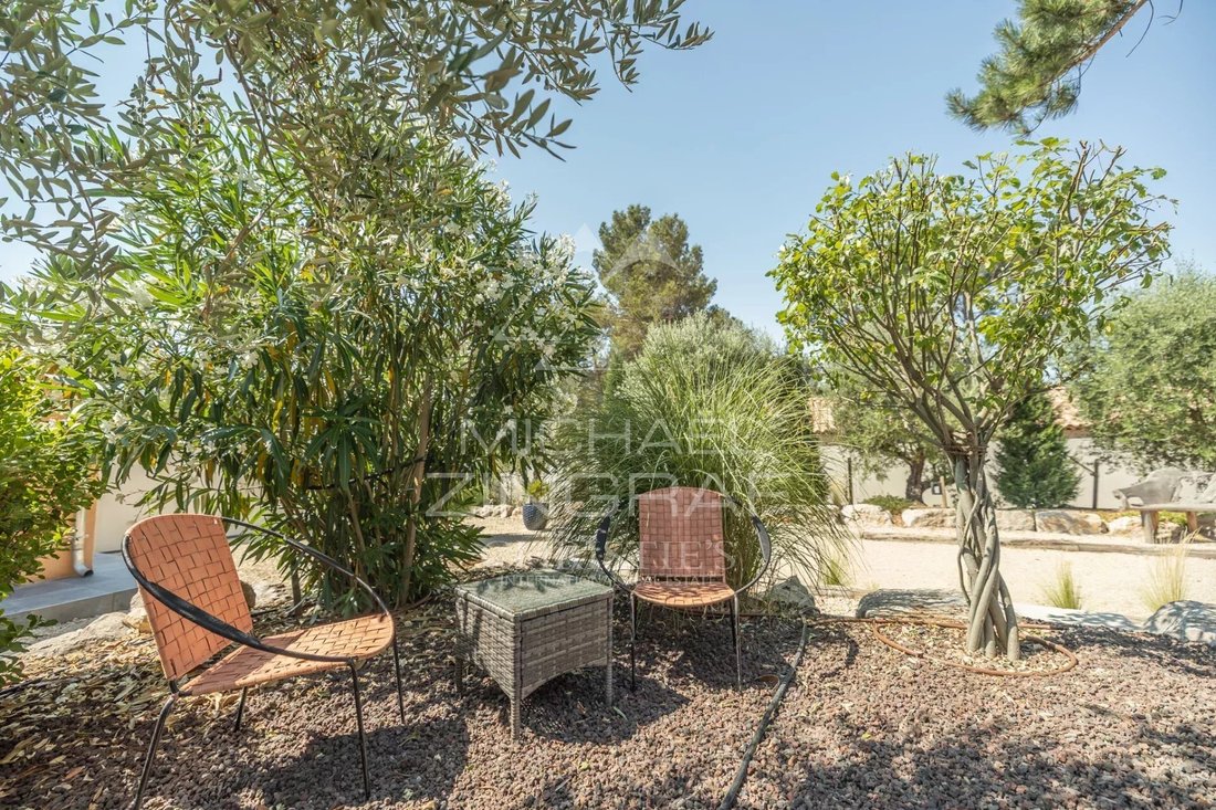 House in Puget, Provence-Alpes-Côte d'Azur, France 5 - 15894498