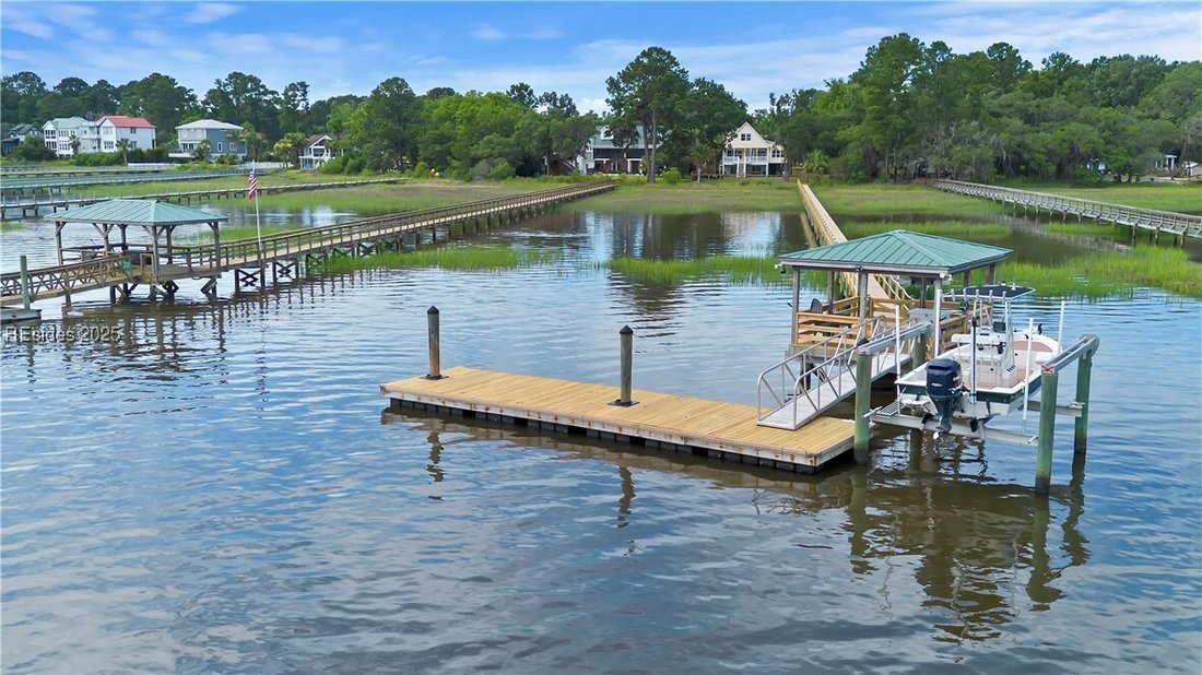 Rare Deep Water Property With In - 1100xxs 