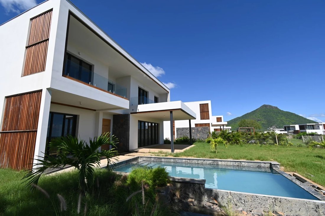 Villa in Tamarin, Rivière Noire District, Mauritius 2 - 15894553