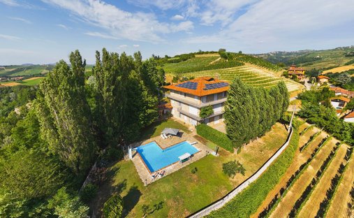 House in Farigliano, Piedmont, Italy 1