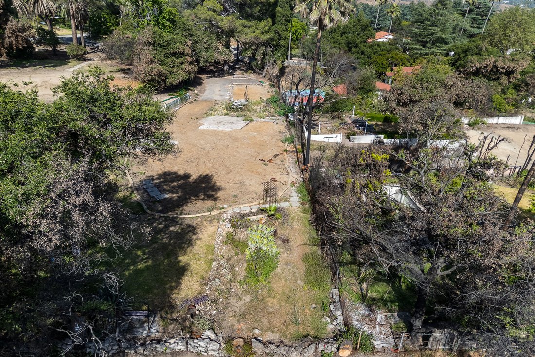 2651 Tanoble Drive In Altadena - 1100xxs 