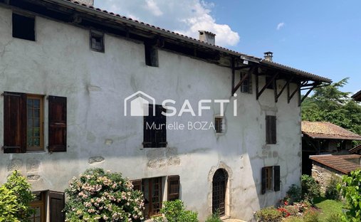 House in Sainte-Marie-d'Alloix, Auvergne-Rhône-Alpes, France 1