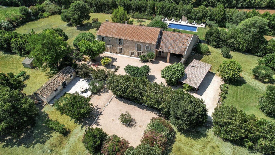 House in Saint-Etienne-du-Grès, Provence-Alpes-Côte d'Azur, France 1 - 15896885