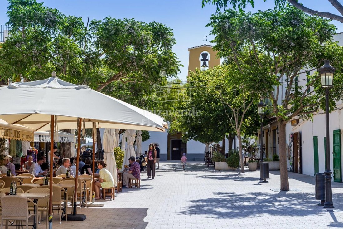 House in Santa Gertrudis de Fruitera, Santa Eularia des Riu, Balearic Islands 2 - 15894591