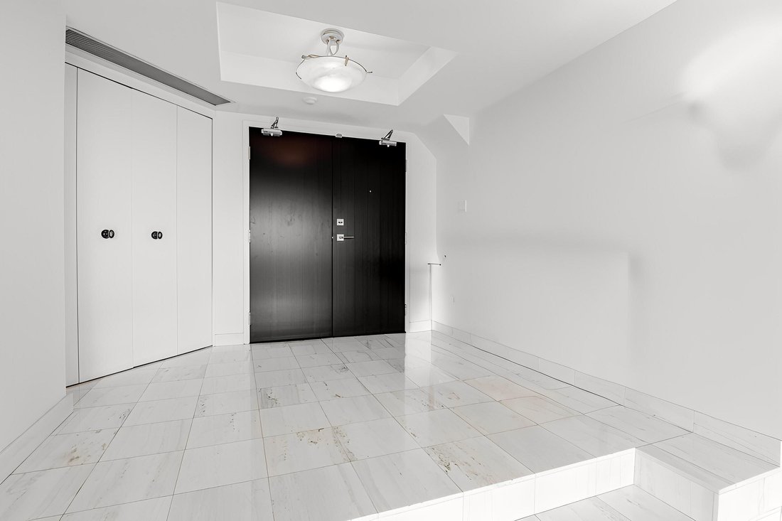 Condo in Toronto, Ontario, Canada 3 - 15896907