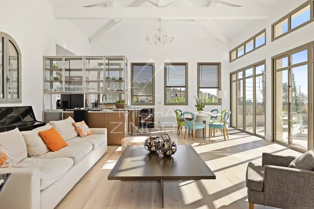 Villa in Mougins, Provence-Alpes-Côte d'Azur, France 4 - 11695798
