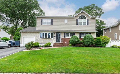 House in Lindenhurst, New York, United States 1