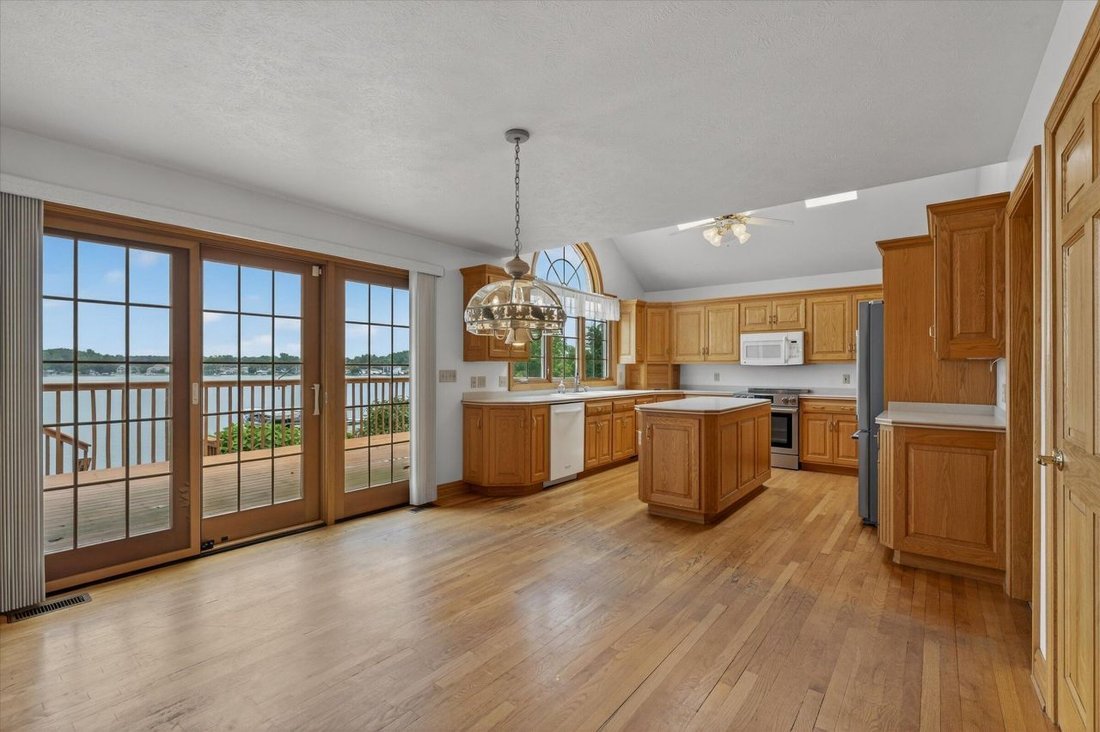 Waterfront Retreat With 4 Acre - 1100xxs 